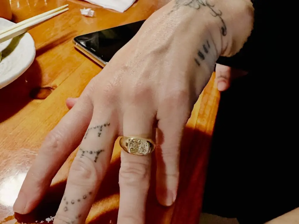 Miley Cyrus’ engagement ring