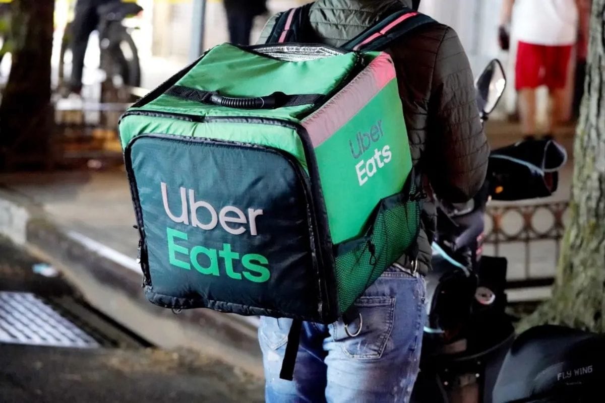 DoorDash and Uber Eats delivery worker in NYC amid tip policy controversy